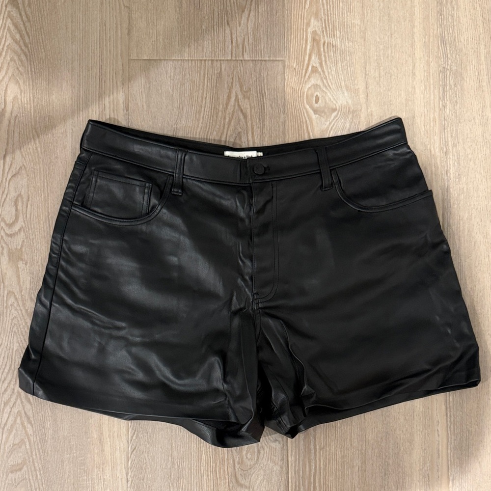 Abercrombie & Fitch Black High Waist Women's Shorts